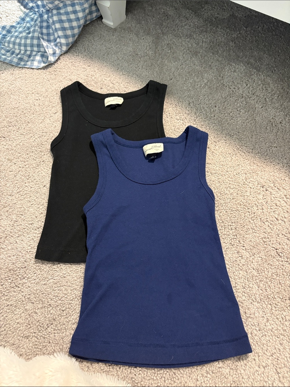 set of two women’s tank tops